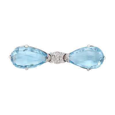 Lot 193 - Edwardian Platinum-Topped Gold, Aquamarine and Diamond Brooch