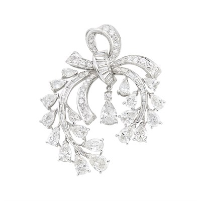 Lot 281 - White Gold and Diamond Brooch
