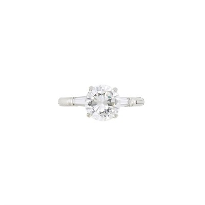 Lot 434 - Platinum and Diamond Ring