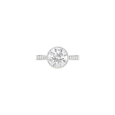 Lot 179 - Platinum and Diamond Ring