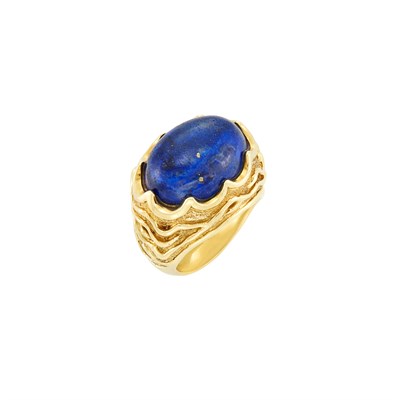 Lot 32 - Gold and Lapis Ring