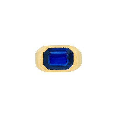 Lot 29 - Gold and Sapphire Ring, Cartier