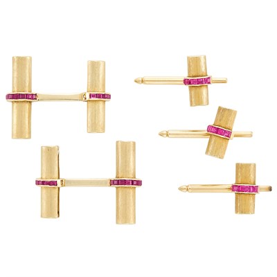 Lot 118 - Gold and Ruby Dress Set