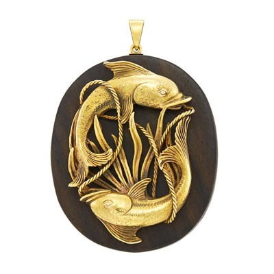 Lot 496 - Gold and Wood Pisces Zodiac Pendant