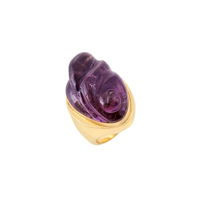 Lot 514 - Gold and Carved Amethyst Ring