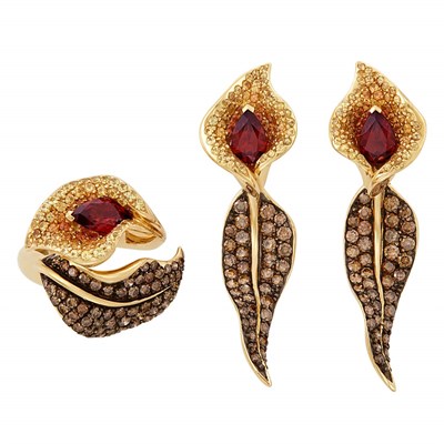 Lot 517 - Pair of Gold, Citrine, Brown Diamond and Yellow Sapphire Pendant-Earrings and Ring, Shaun Leane