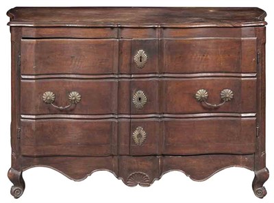 Lot 352 - French Provincial Walnut Commode à Vantaux...