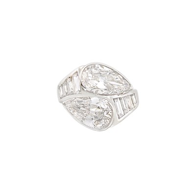 Lot 487 - Platinum and Diamond Crossover Ring