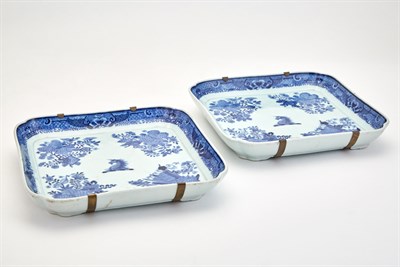Lot 144 - Pair of Chinese Export 'Blue Fitzhugh' Crested...