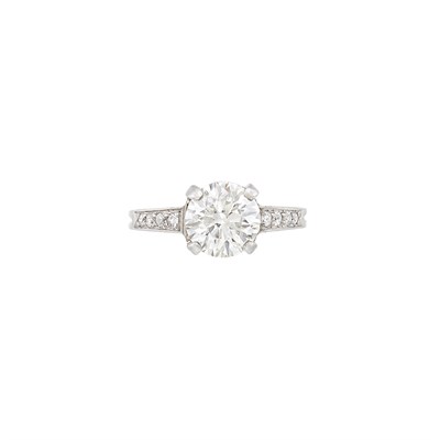 Lot 114 - Platinum and Diamond Ring