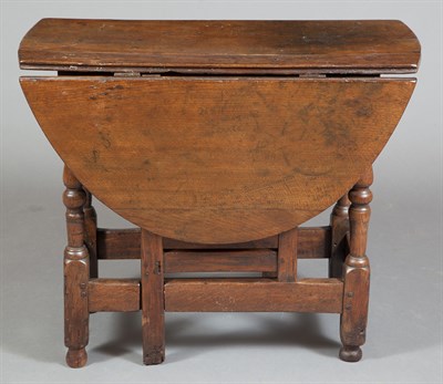 Lot 260 - English William and Mary Oak Drop-Leaf...