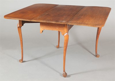 Lot 147 - Queen Anne Maple Drop-Leaf Table The leaves...
