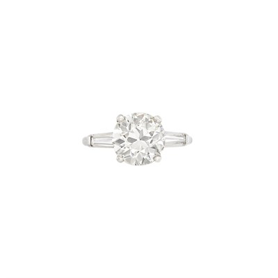 Lot 338 - Platinum and Diamond Ring
