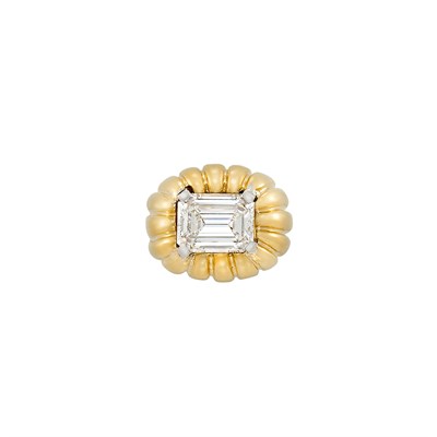 Lot 383 - Gold and Diamond Ring, Van Cleef & Arpels