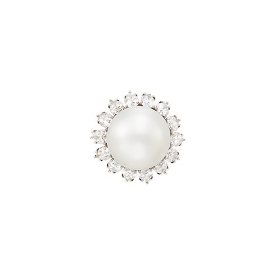Lot 367 - Platinum, South Sea Cultured Pearl and Diamond Ring