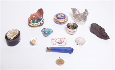 Lot 492 - Capodimonte Style Porcelain and 14 Kt. Gold...