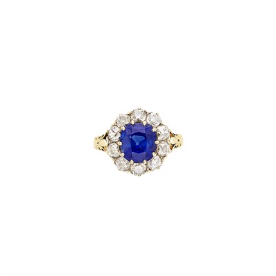 Lot 210 - Antique Gold, Sapphire and Diamond Ring
