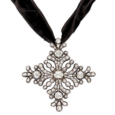 Lot 120 - Georgian Silver, Gold and Diamond Maltese Cross Pendant