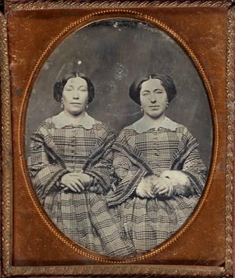 Lot 16 - [DAGUERREOTYPE--TWINS] Group of two...
