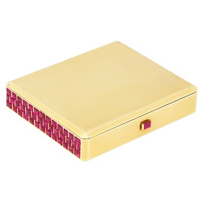 Lot 30 - Gold and Ruby Compact