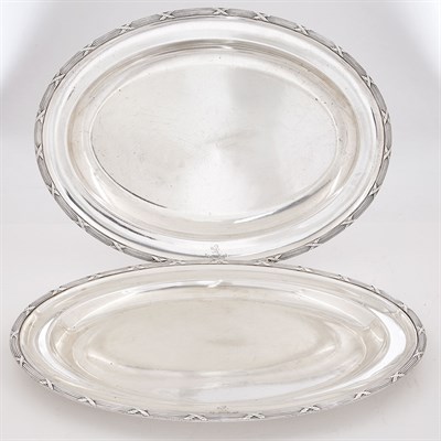 Lot 269 - Pair of Edwardian Sterling Silver Platters...