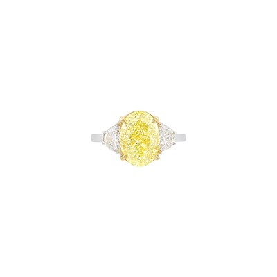Lot 292 - Platinum, Gold, Fancy Light Yellow Diamond and Diamond Ring