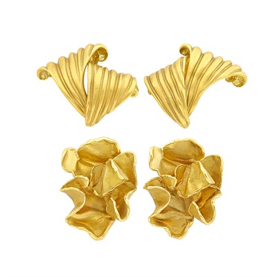 Lot 253 - Two Pairs of Gold Earclips