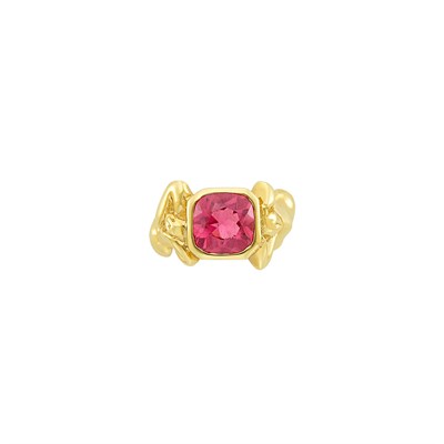 Lot 213 - Gold and Pink Tourmaline Figural Ring