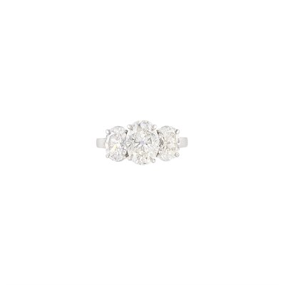 Lot 308 - Platinum and Diamond Ring