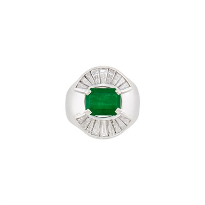 Lot 114 - White Gold, Emerald and Diamond Ring