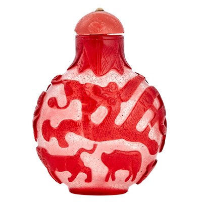 Lot 170 - Chinese Red Overlay Clear Glass Snuff Bottle...