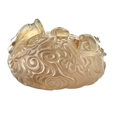 Lot 113 - Chinese Agate Double Dragon Toggle The...