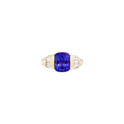 Lot 253 - Gold, Tanzanite and Diamond Ring