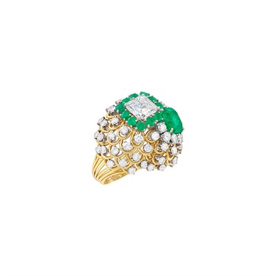 Lot 423 - Gold, Platinum, Diamond and Emerald Ring