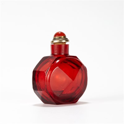 Lot 139 - Chinese Ruby Red Glass Snuff Bottle 18th/19th...