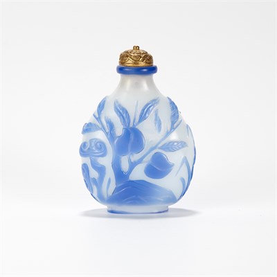 Lot 167 - Chinese Blue Overlay Glass Snuff Bottle...
