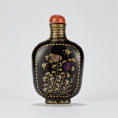 Lot 184 - Chinese Lac Burgauté Snuff Bottle 19th Century...