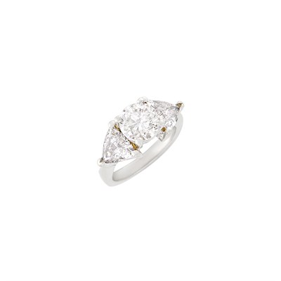 Lot 109 - Platinum, White Gold and Diamond Ring
