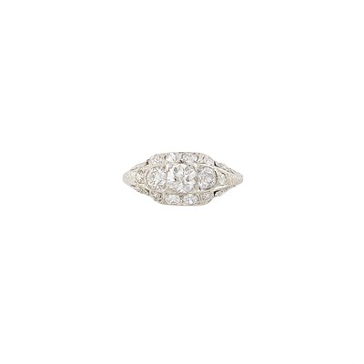 Lot 294 - Platinum and Diamond Ring
