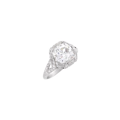 Lot 417 - Edwardian Platinum and Diamond Ring