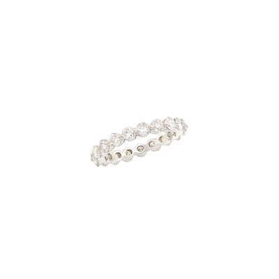 Lot 157 - Platinum and Diamond Band Ring