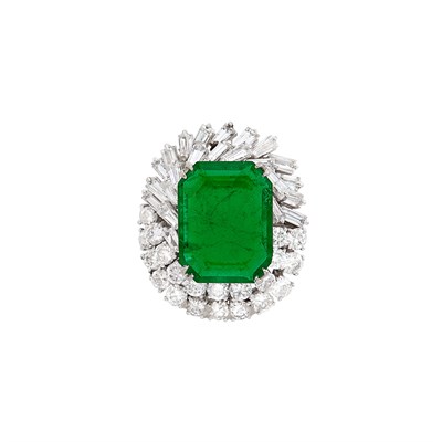 Lot 620 - White Gold, Emerald and Diamond Ring