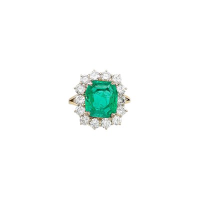 Lot 468 - White Gold, Emerald and Diamond Ring