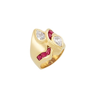 Lot 321 - Gold, Diamond and Ruby Ring