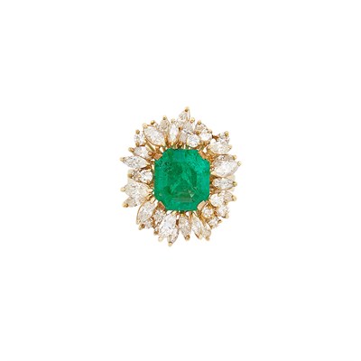Lot 218 - Gold, Emerald and Diamond Ring