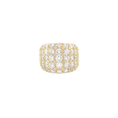 Lot 229 - Wide Gold and Diamond Ring