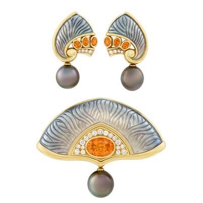 Lot 87 - Pair of Gold, Enamel, Tahitian Gray Cultured Pearl, Spessartite Garnet and Diamond Earclips and Brooch, De Vroomen