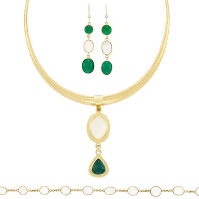 Lot 61 - Gold, Indicolite Tourmaline and Moonstone Pendant-Necklace, Bracelet and Pair of Pendant-Earrings
