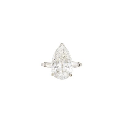 Lot 404 - Platinum and Laser-Drilled Diamond Ring