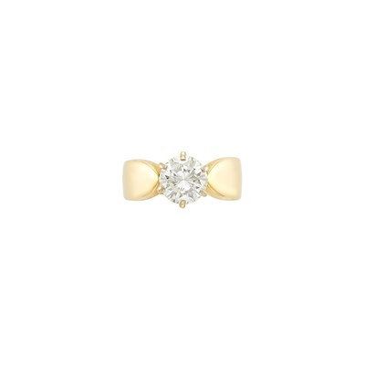 Lot 49 - Gold and Diamond Ring